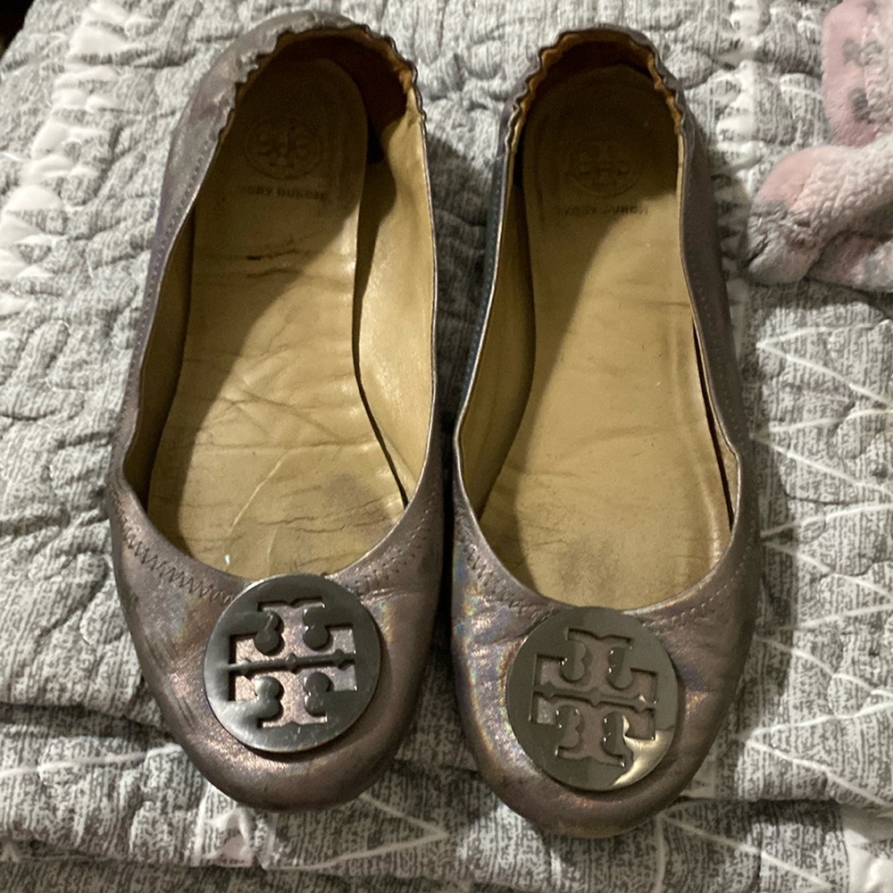 Tory Burch Minnie Reva pewter chrome ballet flats Size 9